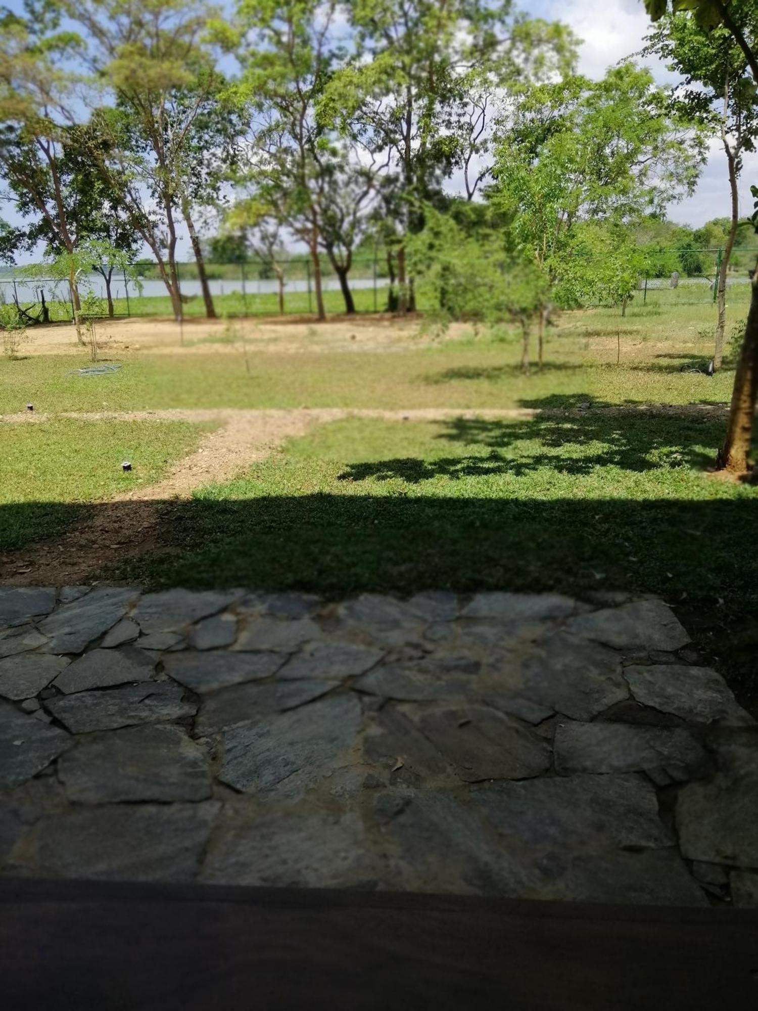Breezy Lake Tissamaharama Exterior foto